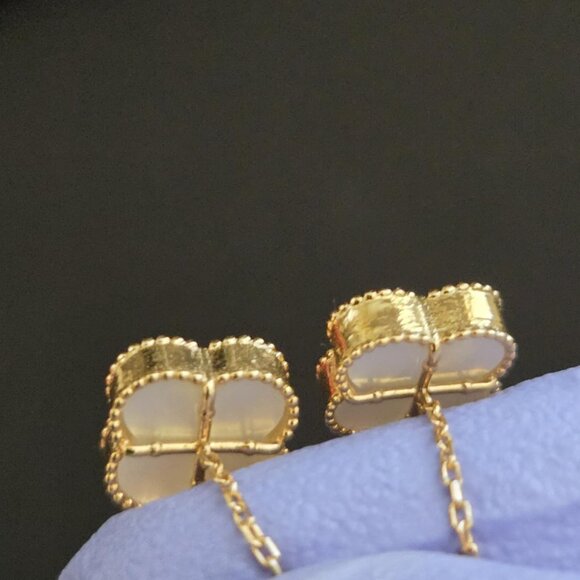 Clover design dangling - Gold Earring - Picture 11 of 16